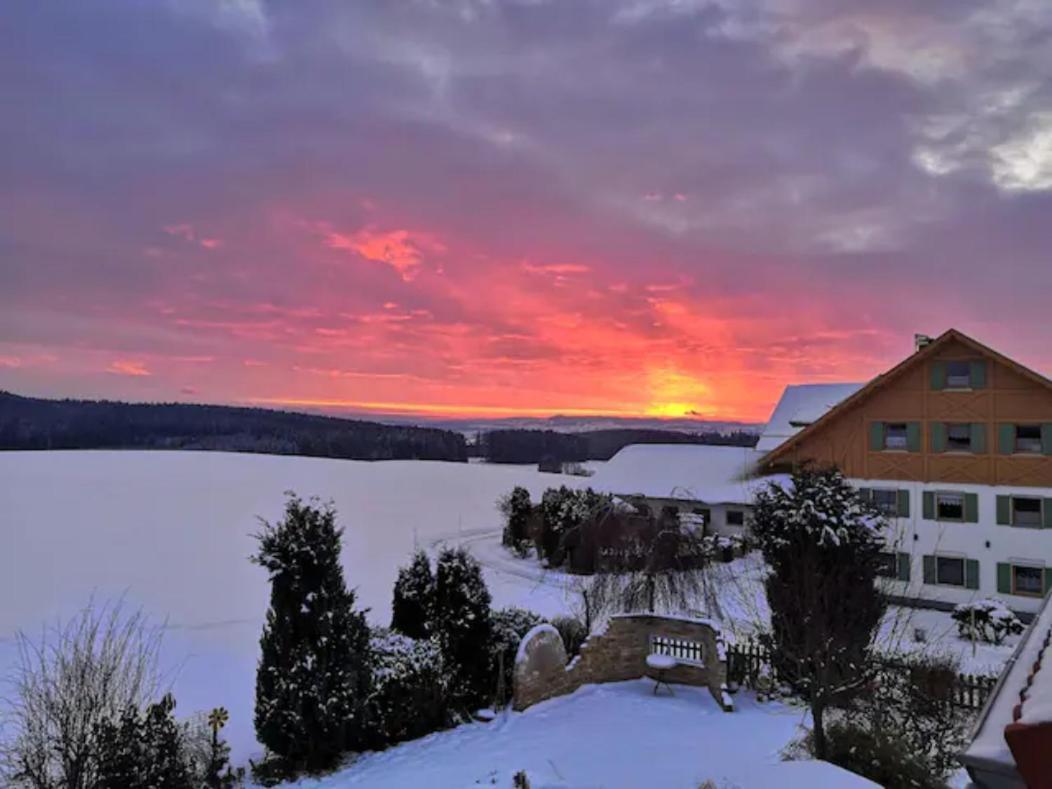 Apartment Auszeit Mit Kueche Viel Ruhe Und Natur Untrasried Exterior foto